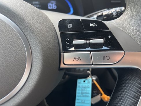 Certified 2025 Hyundai Elantra SE image 35