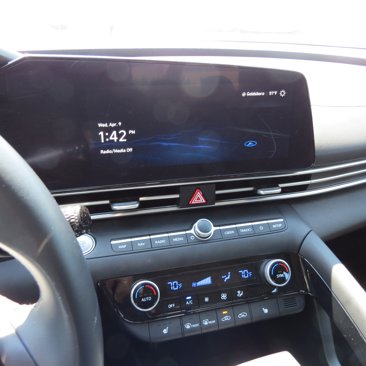 Certified 2023 Hyundai Elantra Limited image 17