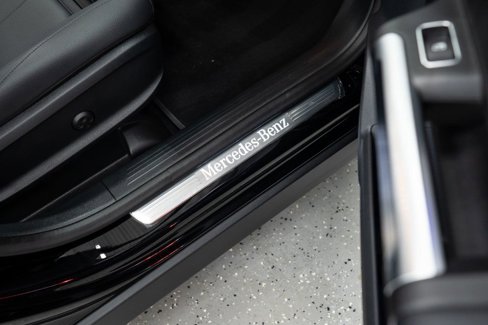 Used 2024 Mercedes-Benz GLB 250 4MATIC w/ Driver Assistance Package image 14