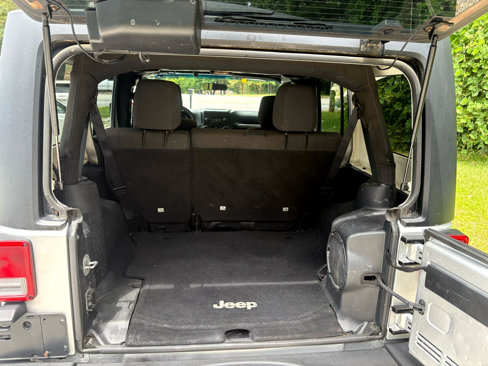 Used 2011 Jeep Wrangler Unlimited Sport image 11
