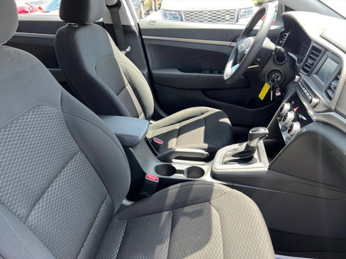 Used 2019 Hyundai Elantra SE image 8