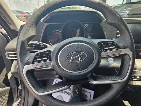 Used 2023 Hyundai Elantra SEL image 22