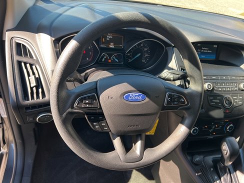 Used 2018 Ford Focus SE image 12