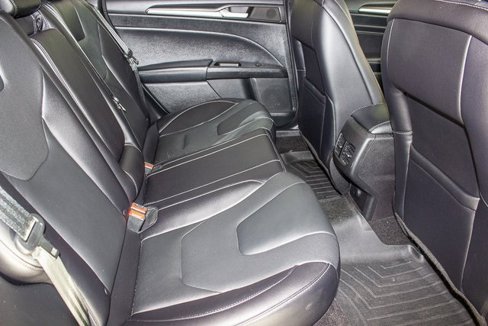 Used 2017 Ford Fusion Titanium image 12