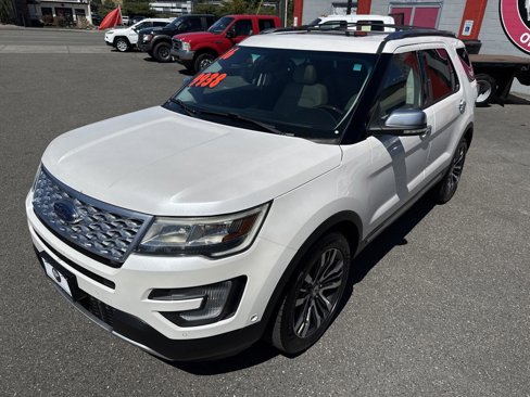 Used 2016 Ford Explorer Platinum image 2