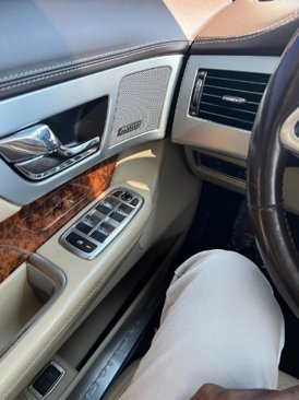 Used 2015 Jaguar XF Portfolio image 9