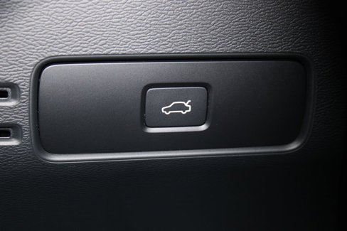 Used 2024 Volvo XC40 B5 Plus w/ Climate Package image 48