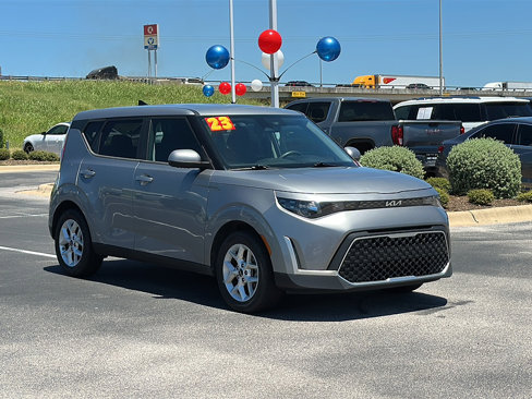 Used 2023 Kia Soul LX w/ LX Technology Package image 9