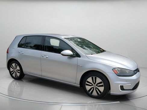 Used 2016 Volkswagen e-Golf SEL Premium image 34