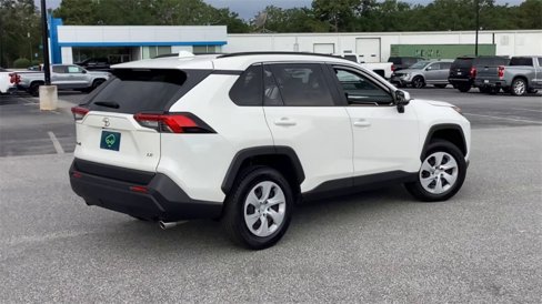 Used 2019 Toyota RAV4 LE image 8