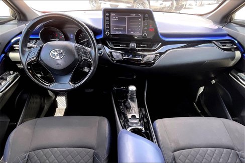 Used 2021 Toyota C-HR XLE image 7