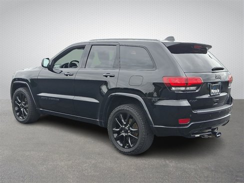 Used 2019 Jeep Grand Cherokee Altitude image 4