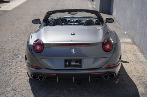 Used 2016 Ferrari California T image 4