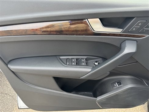 Used 2018 Audi Q5 2.0T Premium image 27