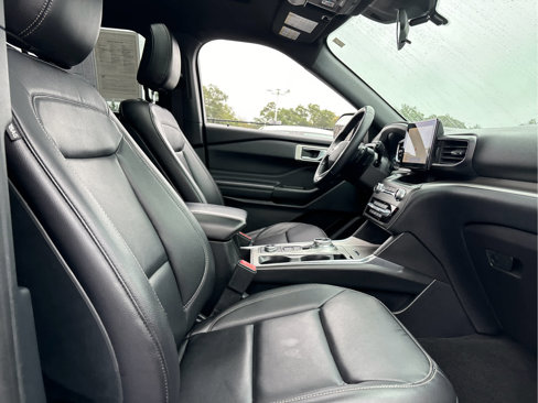 Used 2020 Ford Explorer XLT w/ Equipment Group 202A image 27