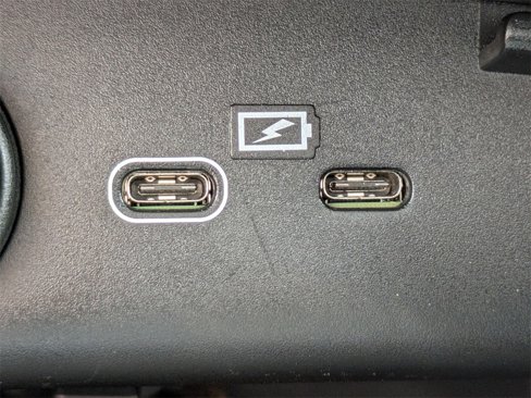 Certified 2025 Volvo XC40 B5 Plus image 23