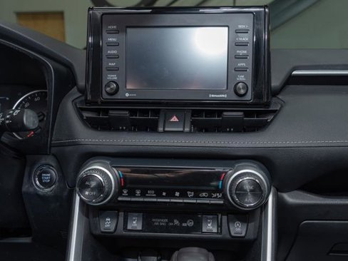 Used 2022 Toyota RAV4 XLE image 12