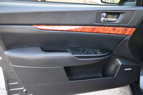 Used 2011 Subaru Outback 2.5i Limited image 15