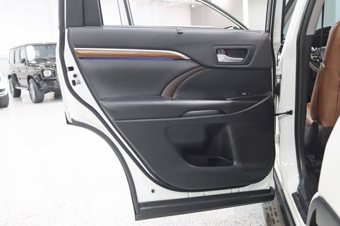 Used 2019 Toyota Highlander Limited Platinum image 34