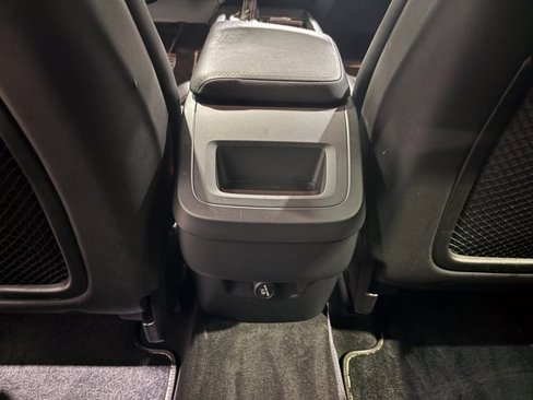 Used 2018 Volvo XC60 T6 R-Design w/ Convenience Package image 26