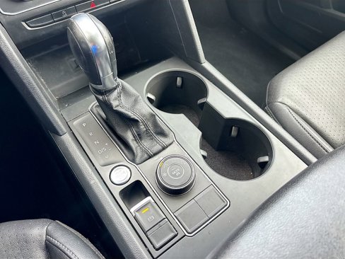 Used 2018 Volkswagen Atlas SE image 16