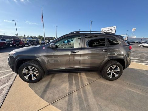 Used 2017 Jeep Cherokee Trailhawk w/ Comfort/Convenience Group image 3