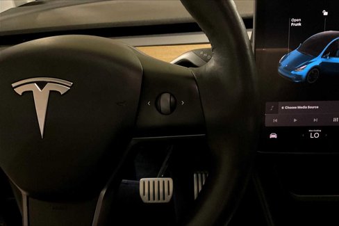 Used 2021 Tesla Model Y Performance image 23