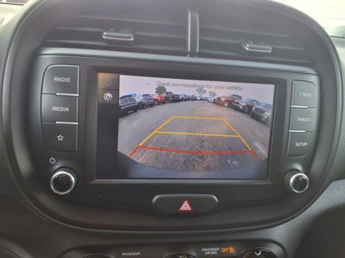 Used 2022 Kia Soul LX image 15