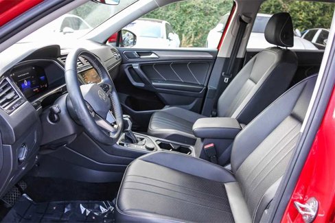 Used 2022 Volkswagen Tiguan SE image 18