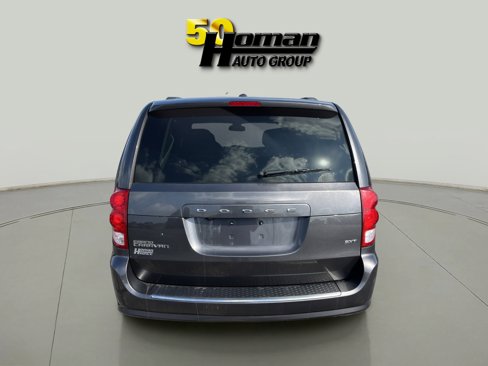 Used 2020 Dodge Grand Caravan SXT image 4