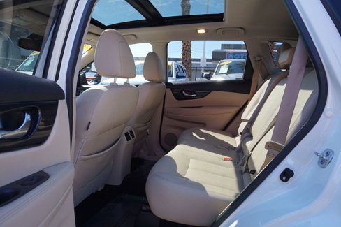 Used 2017 Nissan Rogue SL w/ SL Premium Package image 18