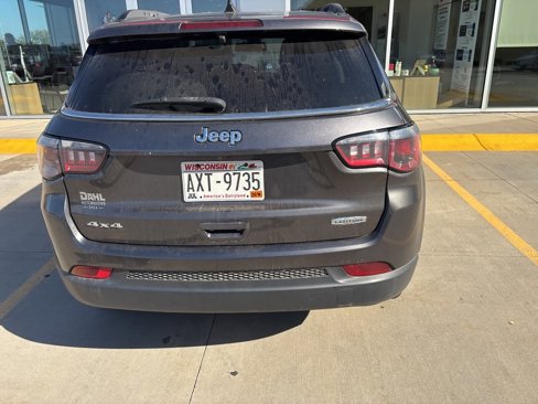 Used 2019 Jeep Compass Latitude w/ Cold Weather Group image 11