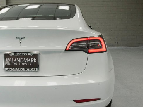 Used 2021 Tesla Model 3 Standard Range Plus image 31