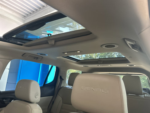 Used 2018 GMC Acadia Denali image 14