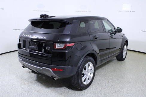 Used 2018 Land Rover Range Rover Evoque SE image 7