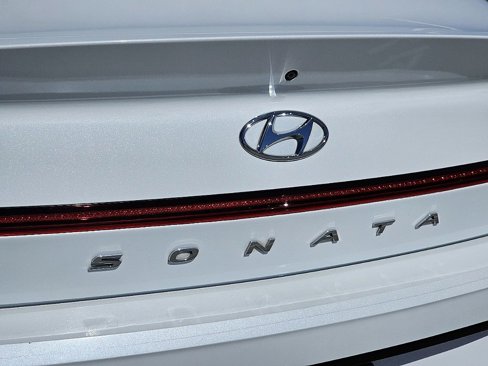 Used 2021 Hyundai Sonata SEL Plus w/ Tech Package image 12