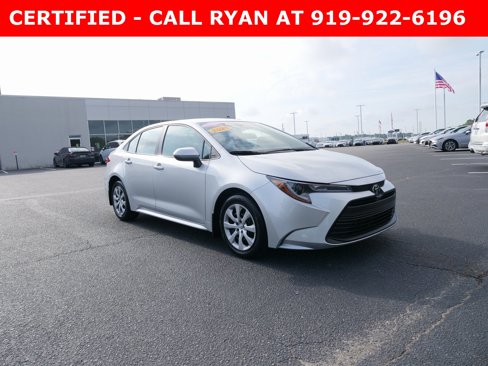 Used 2025 Toyota Corolla LE image 2