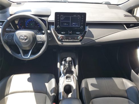 Used 2021 Toyota Corolla XSE image 3