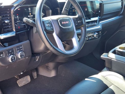 Used 2024 GMC Sierra 1500 SLT image 11