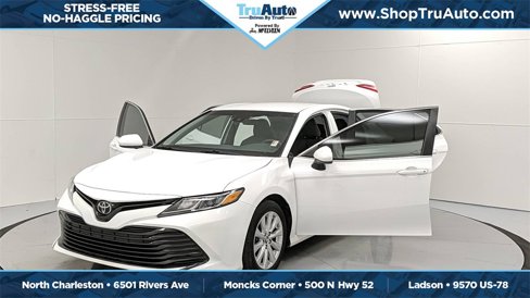 Used 2018 Toyota Camry LE image 31