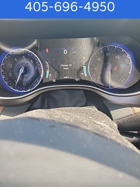 Used 2018 Chrysler Pacifica Limited w/ Tire & Wheel Group image 4