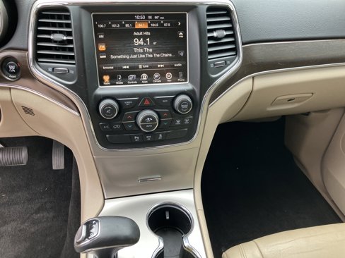 Used 2015 Jeep Grand Cherokee Limited w/ Trailer Tow Group IV image 12