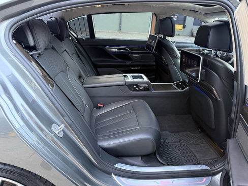 Used 2016 BMW 750i xDrive image 23