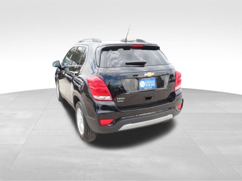 Used 2020 Chevrolet Trax LT w/ LT Convenience Package image 5