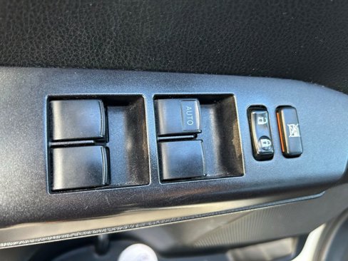 Used 2018 Toyota RAV4 XLE image 15