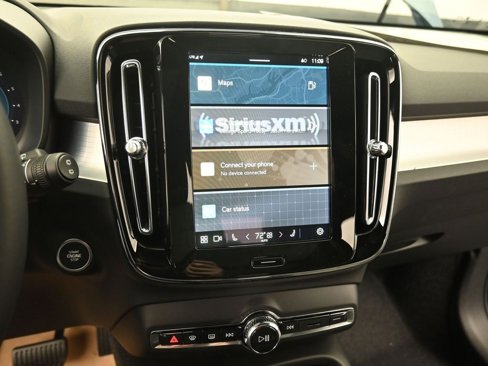 New 2025 Volvo XC40 B5 Core image 21