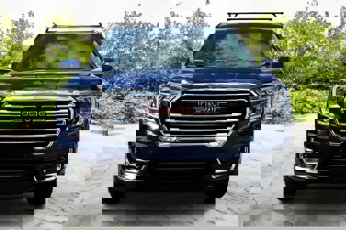 Used 2022 GMC Terrain SLT w/ Infotainment Package II image 3