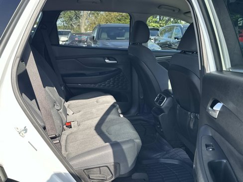 Used 2019 Hyundai Santa Fe SE image 15