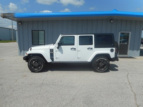Used 2018 Jeep Wrangler Unlimited Sport image 1