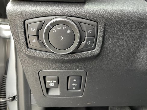 Used 2016 Ford F150 XLT w/ Equipment Group 302A Luxury image 29